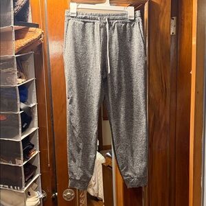 Vuori Charcoal Gray Women's Joggers